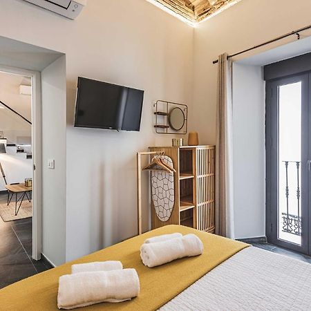 Apartamentos Caceres Central Suites エクステリア 写真