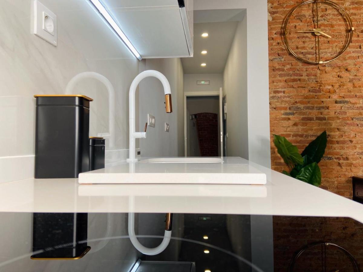 Apartamentos Caceres Central Suites エクステリア 写真