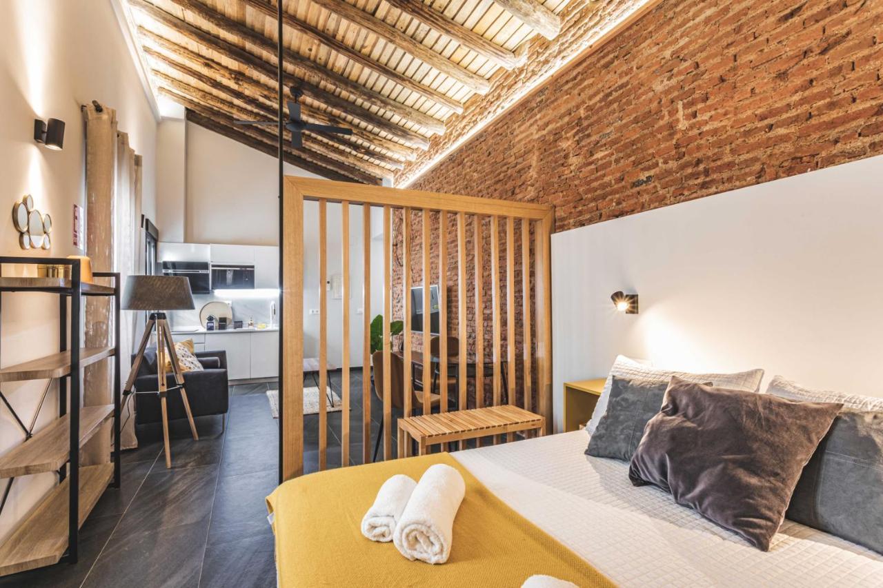 Apartamentos Caceres Central Suites エクステリア 写真