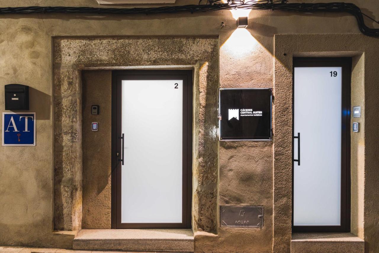 Apartamentos Caceres Central Suites エクステリア 写真