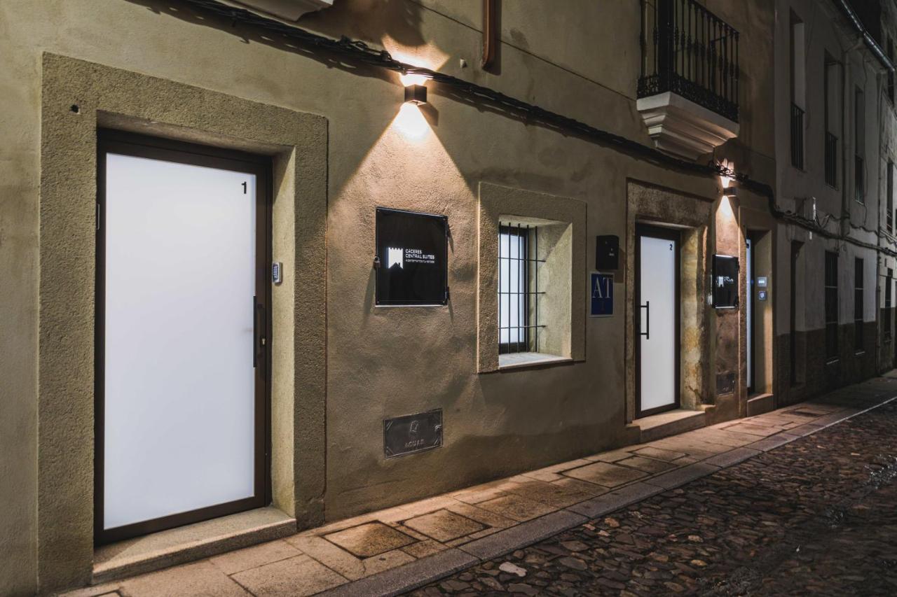 Apartamentos Caceres Central Suites エクステリア 写真