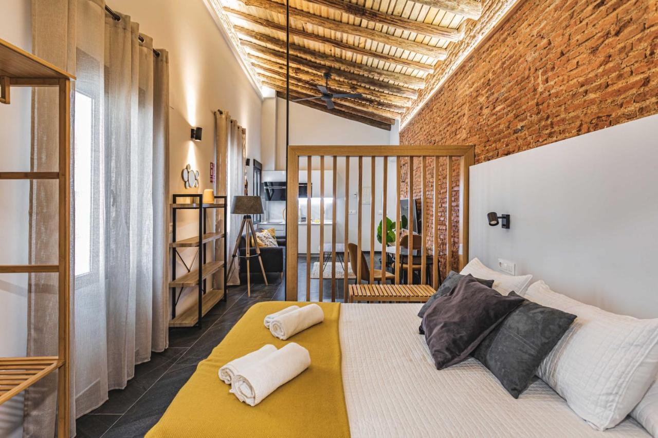Apartamentos Caceres Central Suites エクステリア 写真