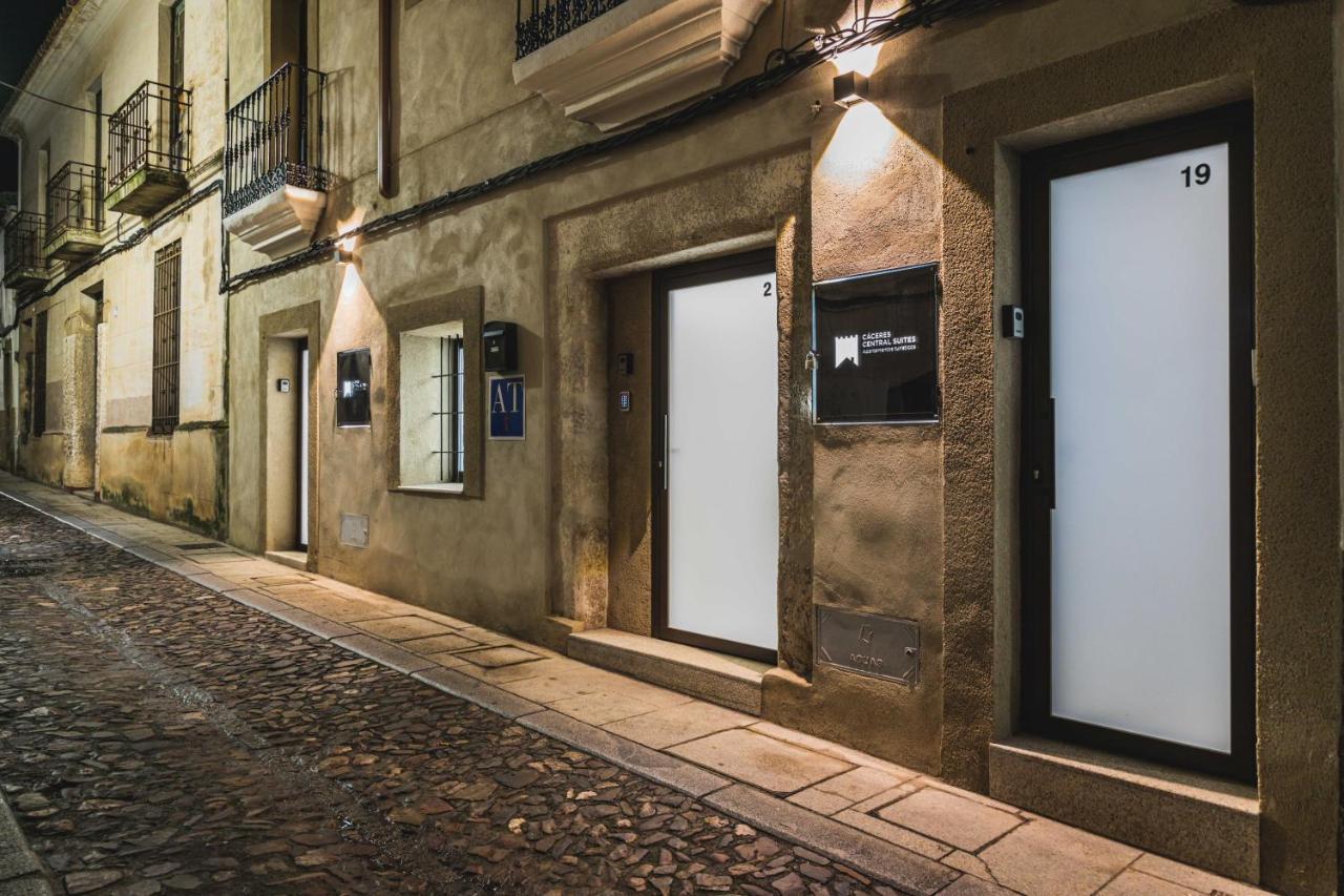Apartamentos Caceres Central Suites エクステリア 写真