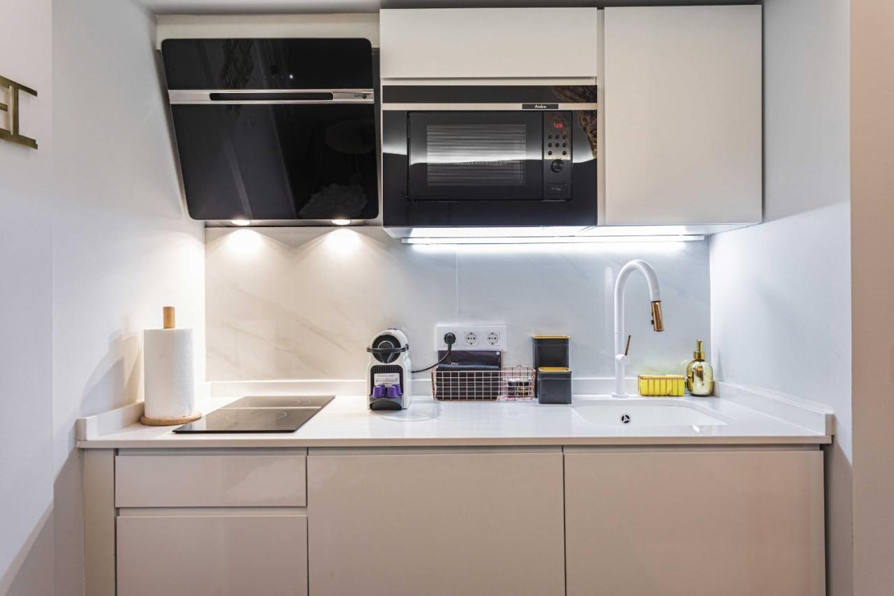 Apartamentos Caceres Central Suites エクステリア 写真