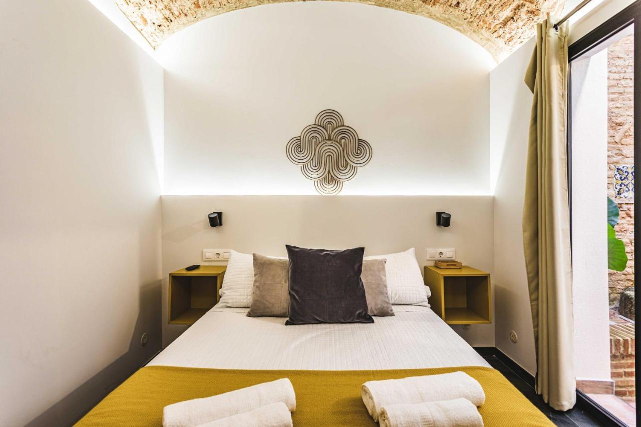 Apartamentos Caceres Central Suites エクステリア 写真