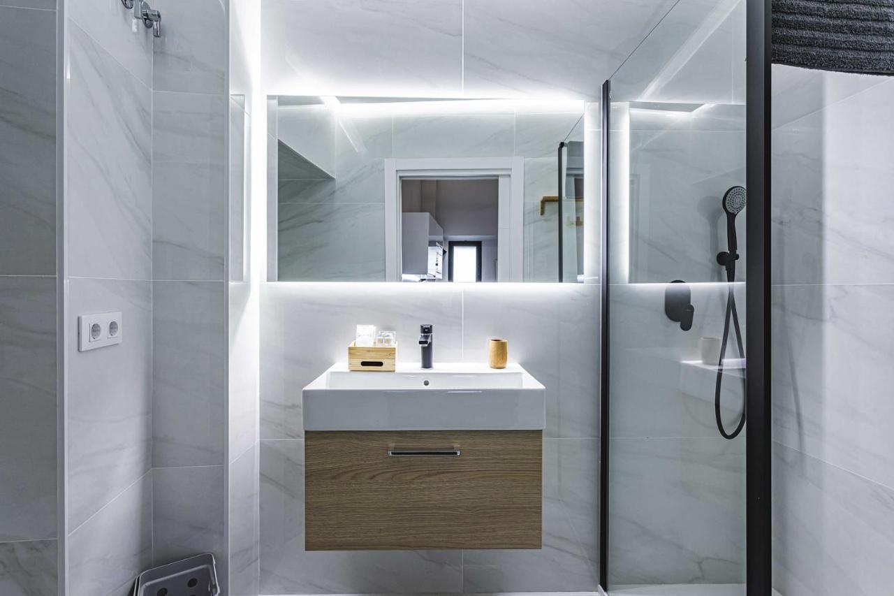 Apartamentos Caceres Central Suites エクステリア 写真
