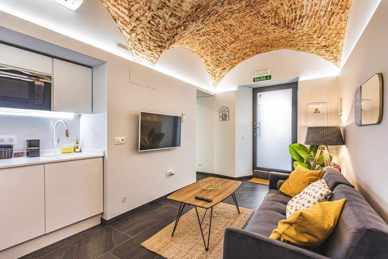 Apartamentos Caceres Central Suites エクステリア 写真