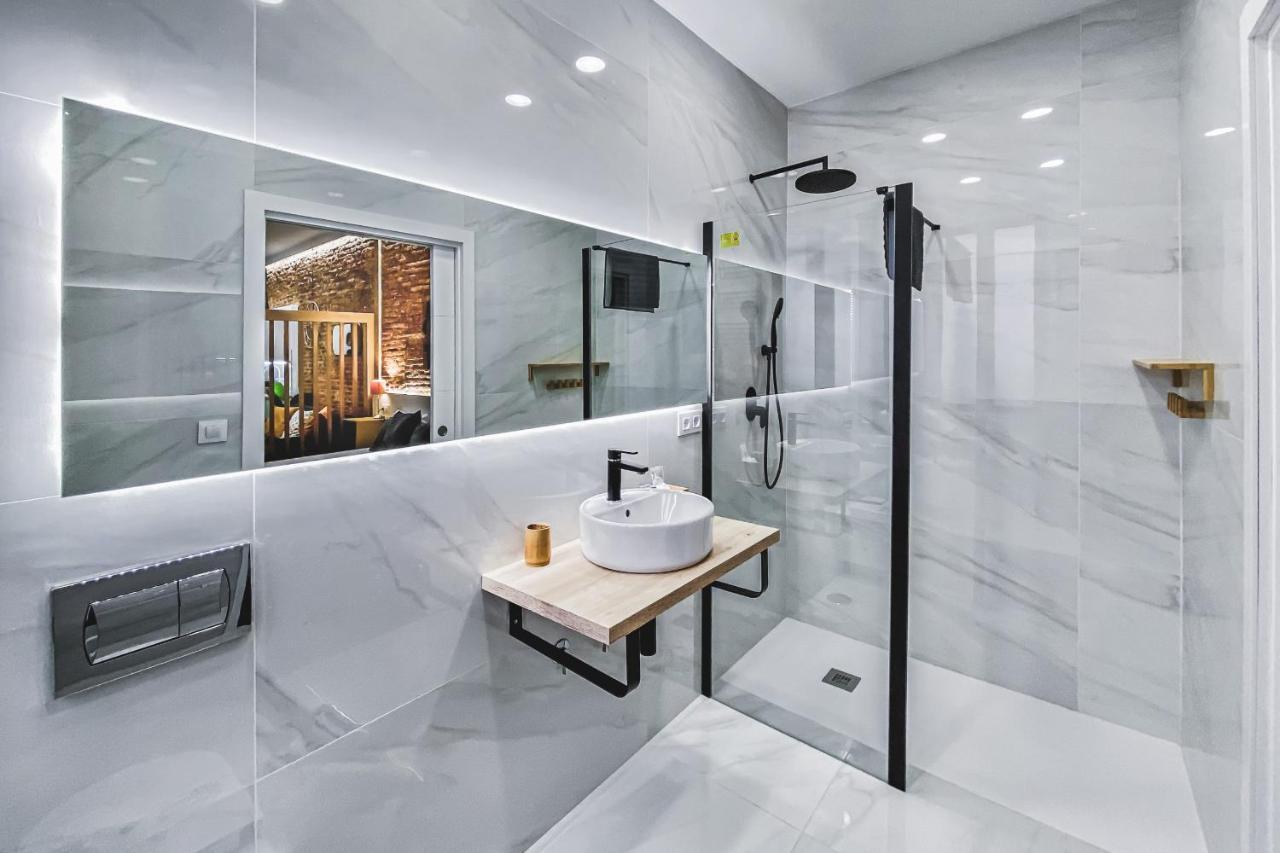 Apartamentos Caceres Central Suites エクステリア 写真