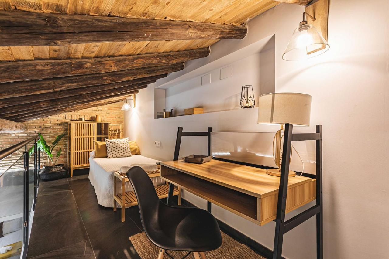 Apartamentos Caceres Central Suites エクステリア 写真