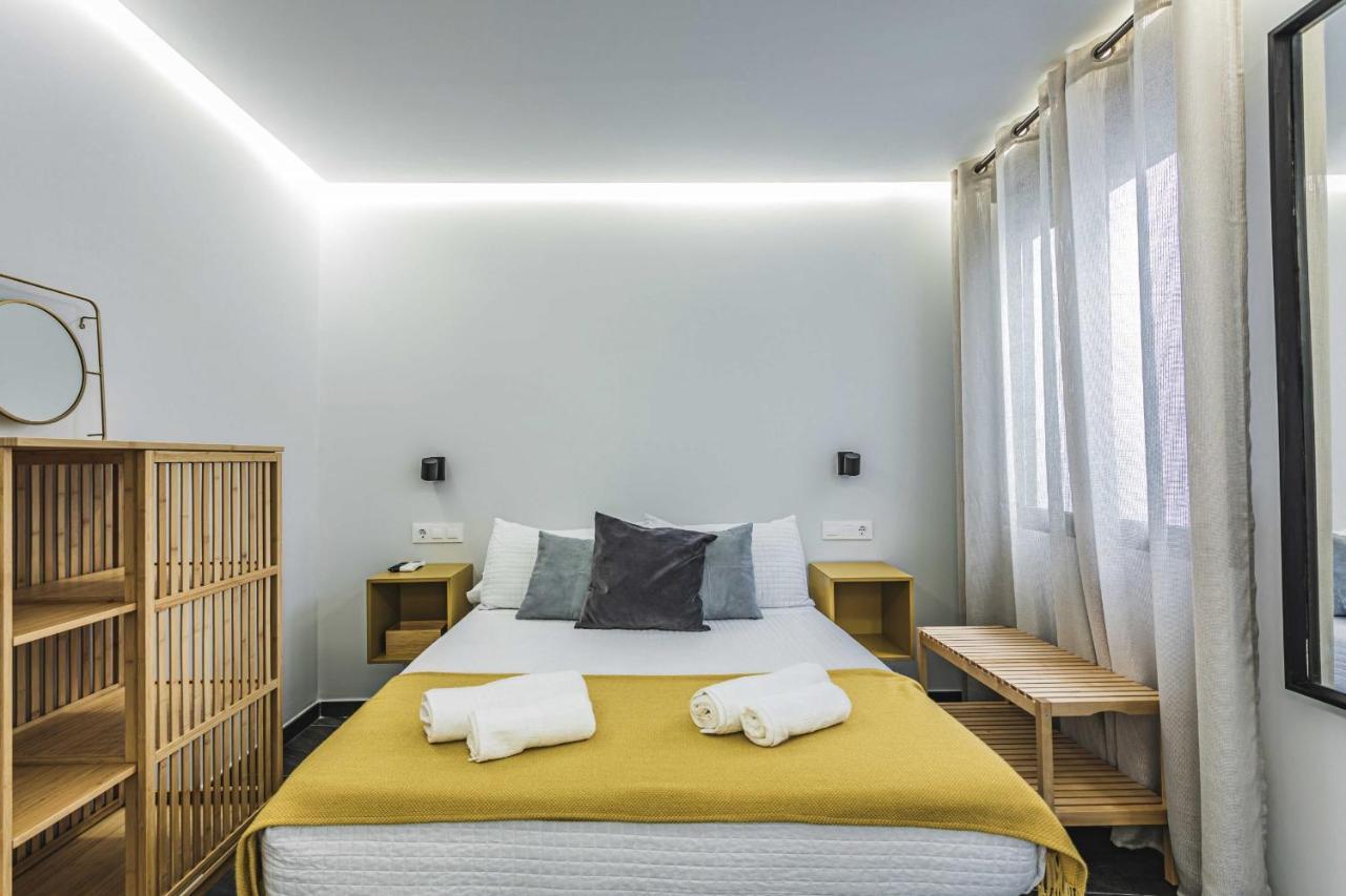 Apartamentos Caceres Central Suites エクステリア 写真